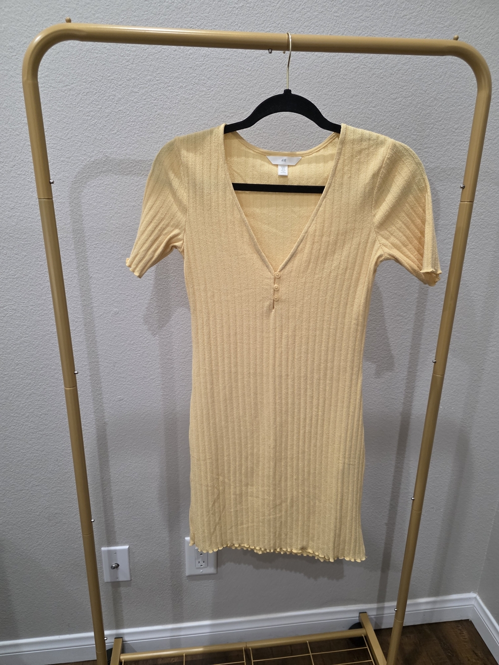 H&M Light Yellow Ribbed V-Neck Dress
